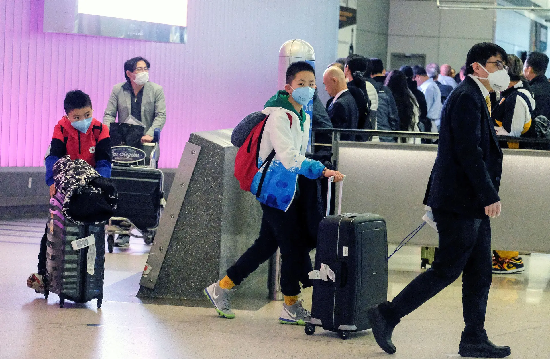 França vai repatriar cidadãos que estão na cidade de Whuan