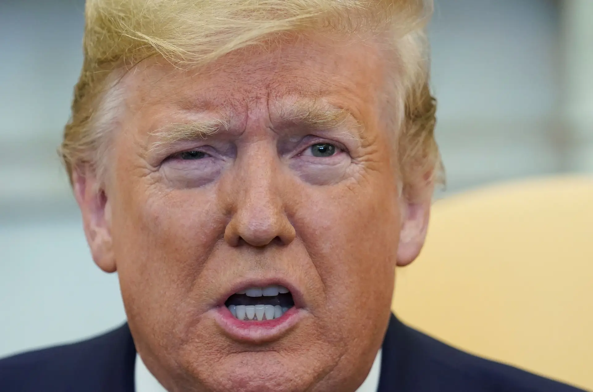 Trump nega ter condicionado ajuda à Ucrânia