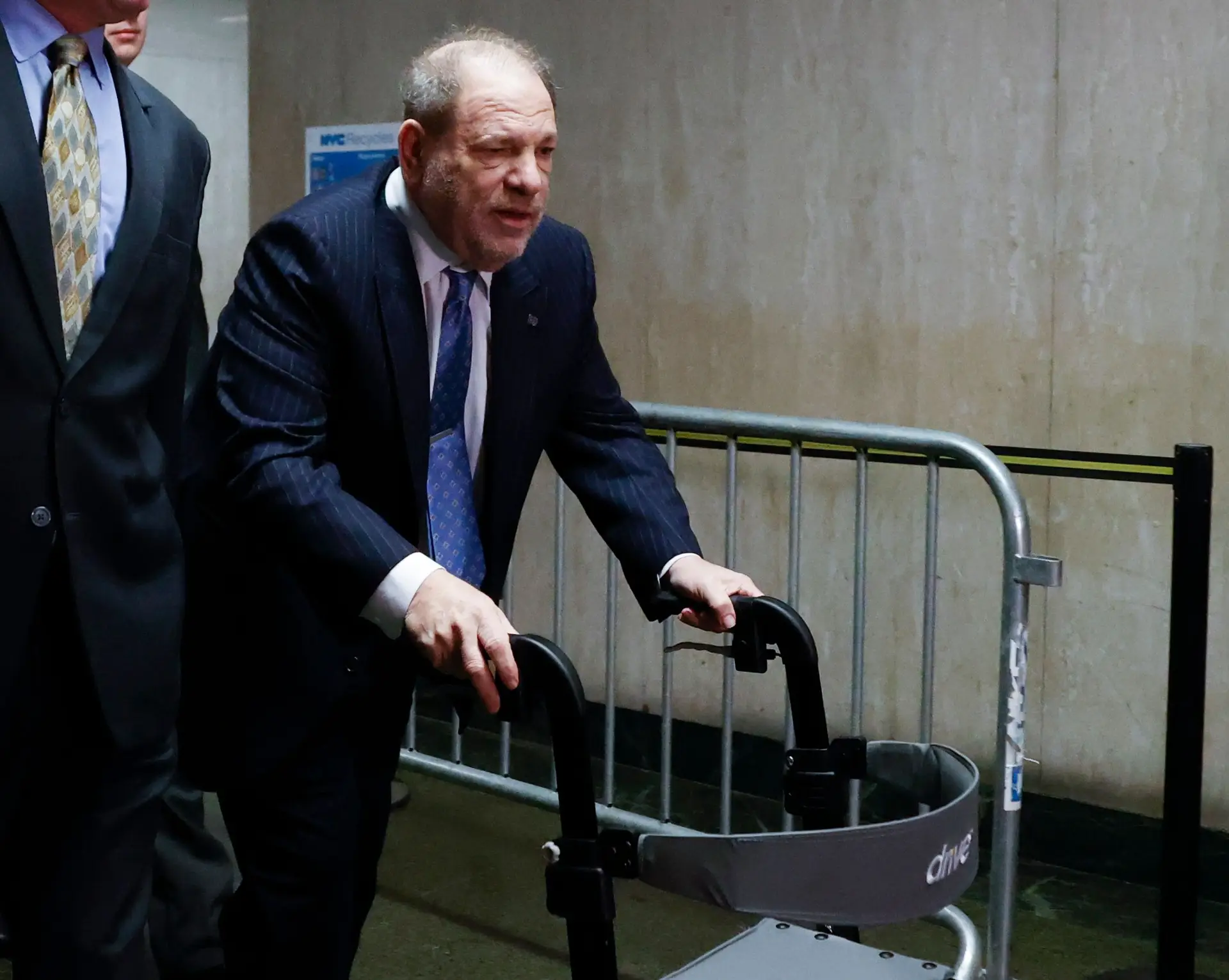 Harvey Weinstein condenado a 23 anos de prisão