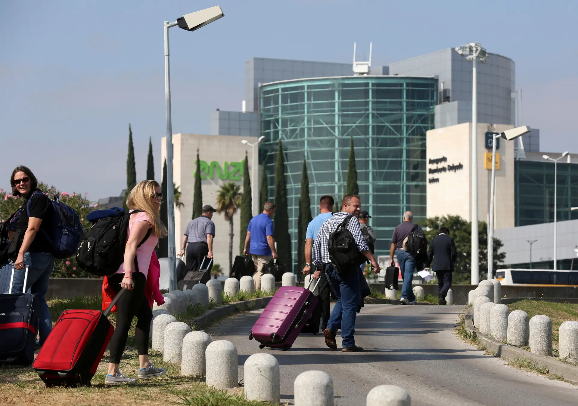 Portugal regista queda de 36% no tráfego aéreo em março