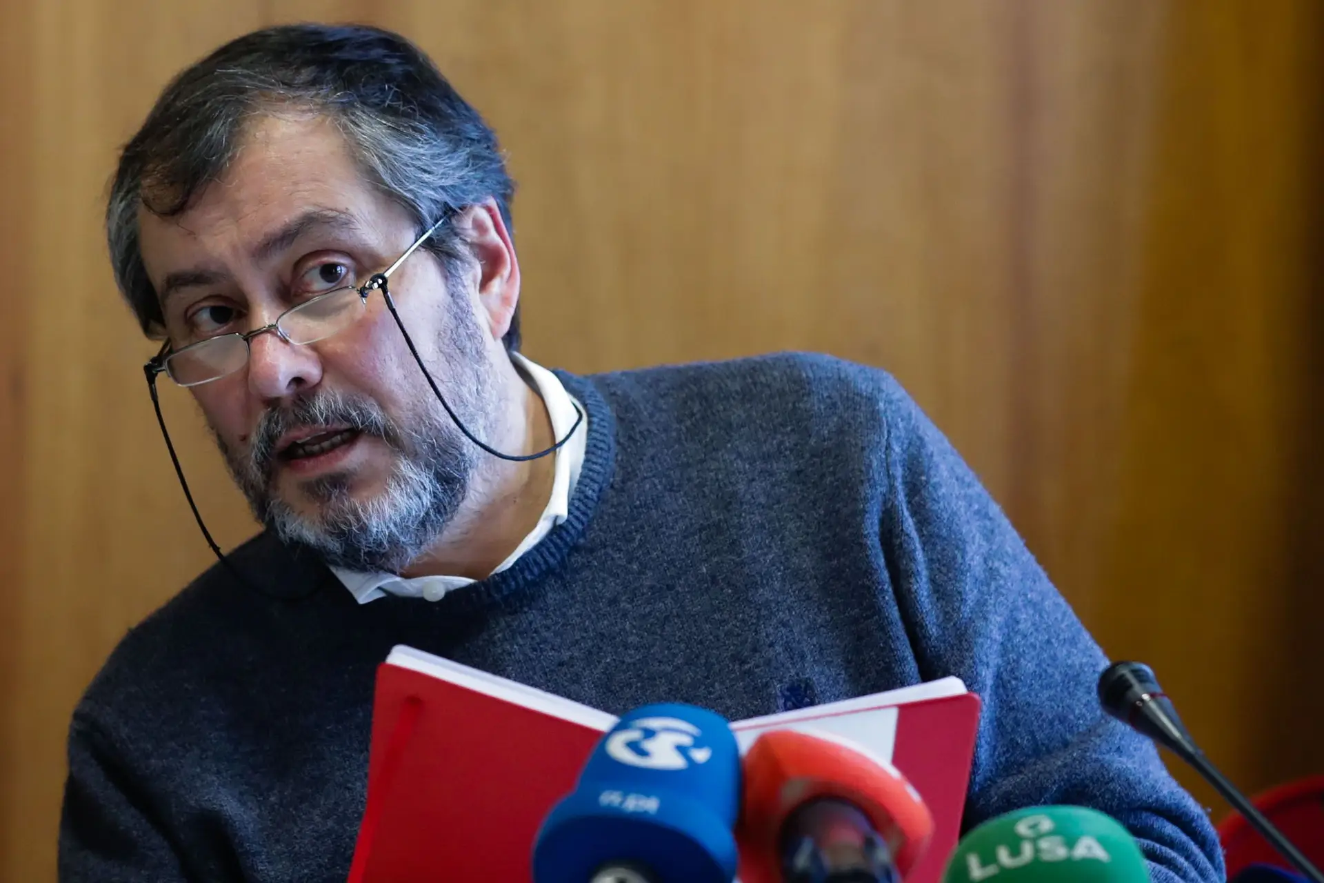 O secretário-geral da Fenprof, Mário Nogueira, fala numa conferência de imprensa sobre a posição da Fenprof face à "votação do OE 2020", na sede em Lisboa.