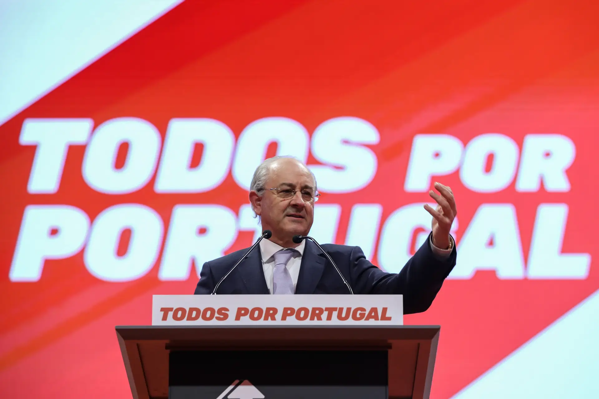 Moção de Rui Rio aprovada por "maioria clara"