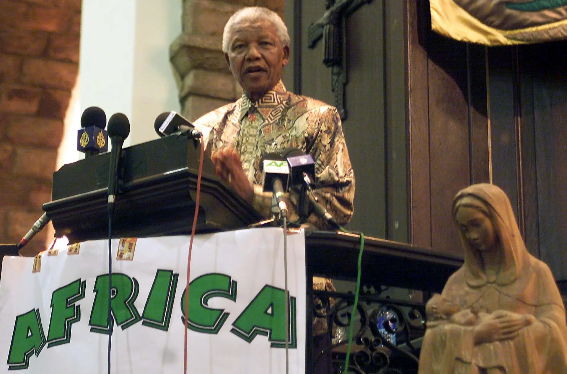 Nelson Mandela foi libertado há 30 anos