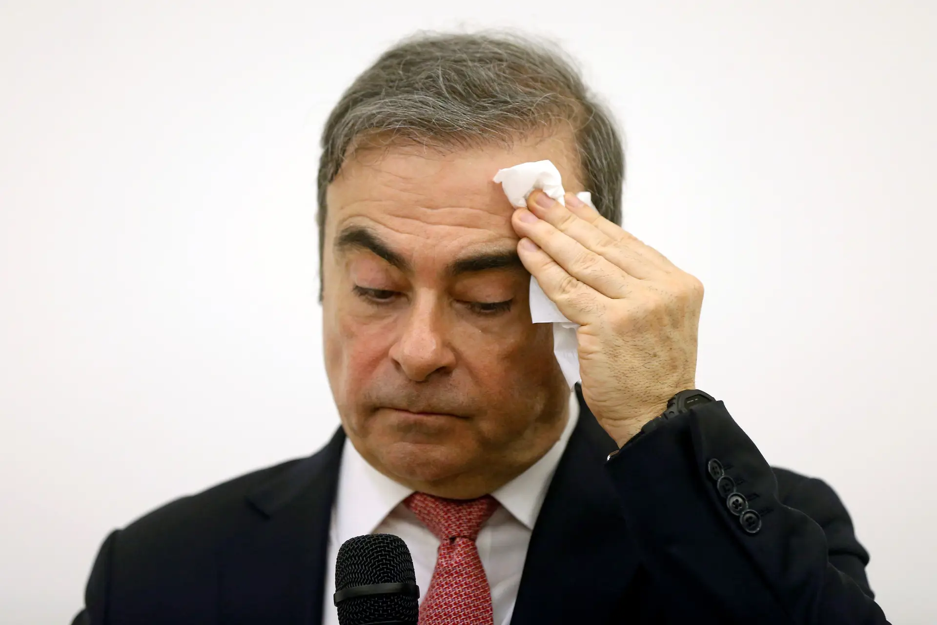 Ex-líder da Renault-Nissan alvo de novo mandado de captura internacional