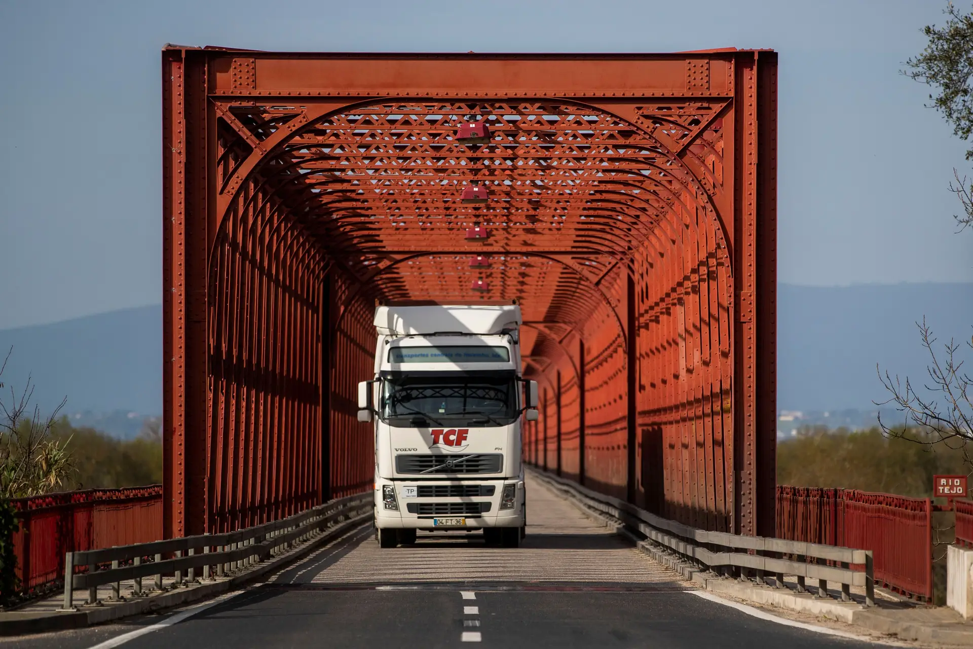 Transportadores de mercadorias vão definir medidas para contestar subida nos combustíveis