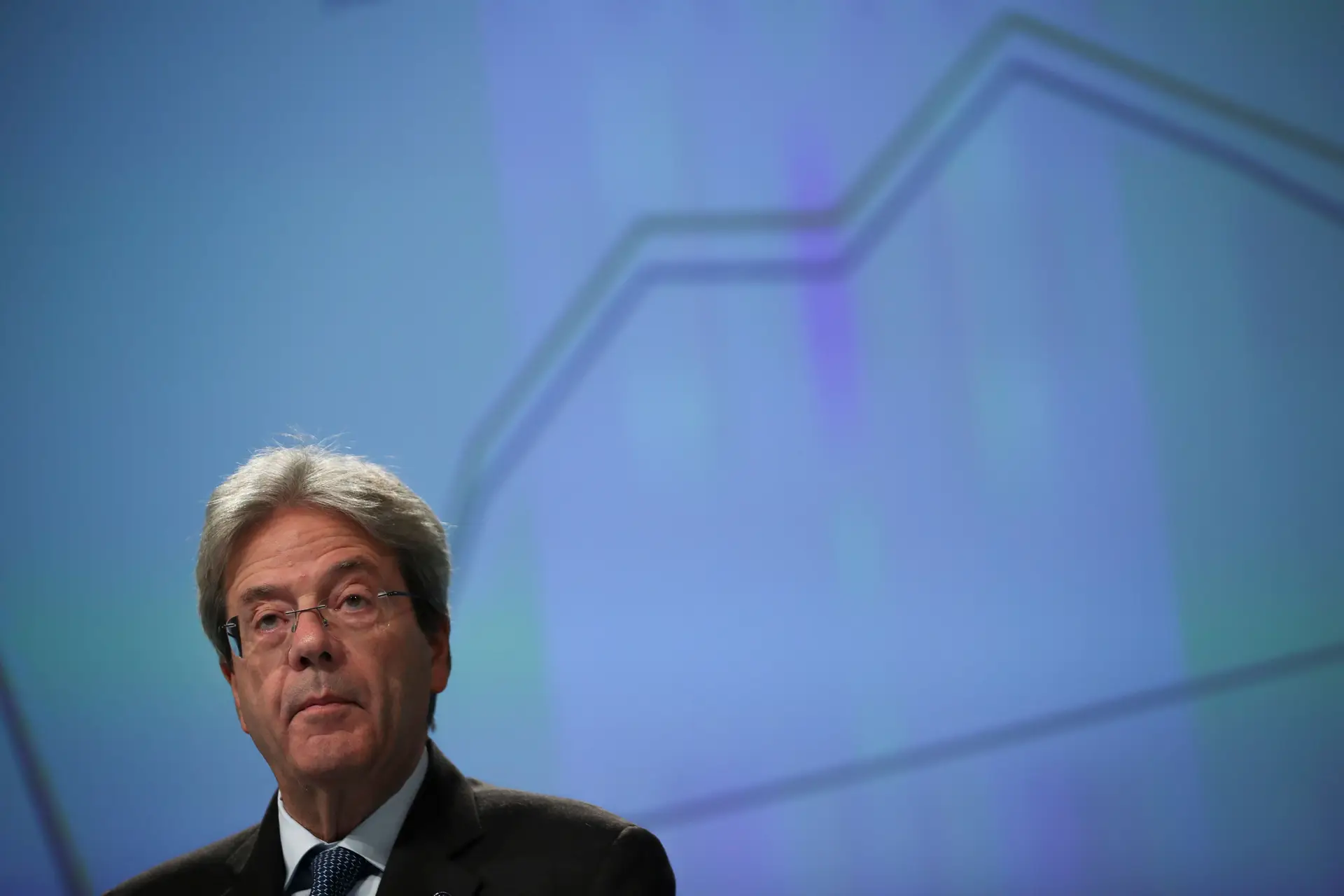 Comissário europeu da Economia apela ao "sentido de responsabilidade" do Eurogrupo
