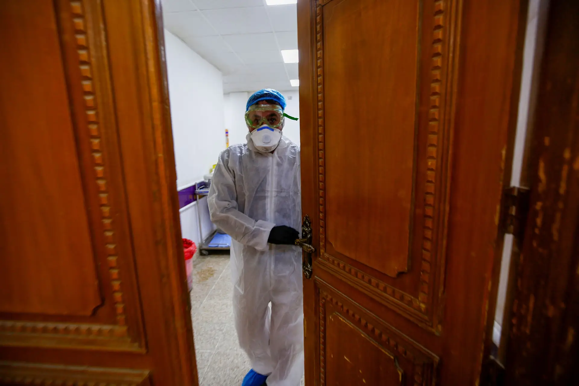 Sobe para quase 2.700 o número de mortos devido ao Covid-19
