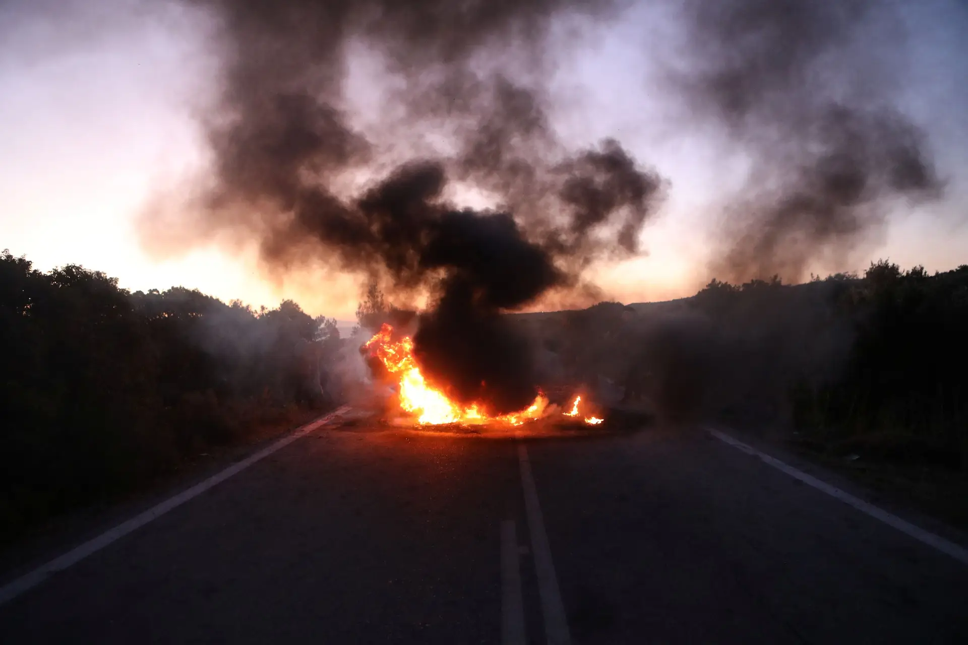 Protesto em Lesbos acaba em confrontos com a polícia