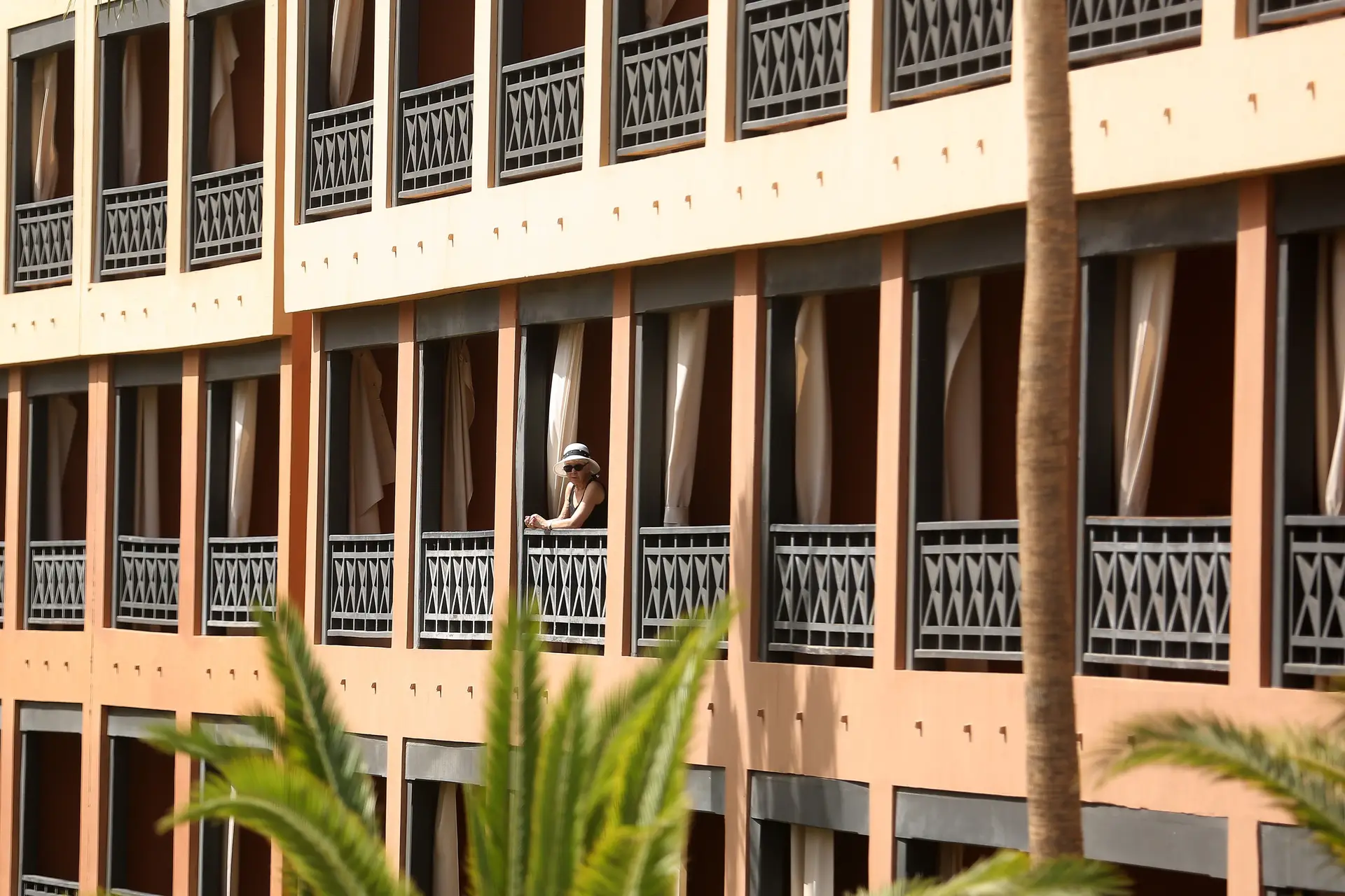 Coronavírus: 130 turistas isolados em hotel de Tenerife recebem autorização para sair