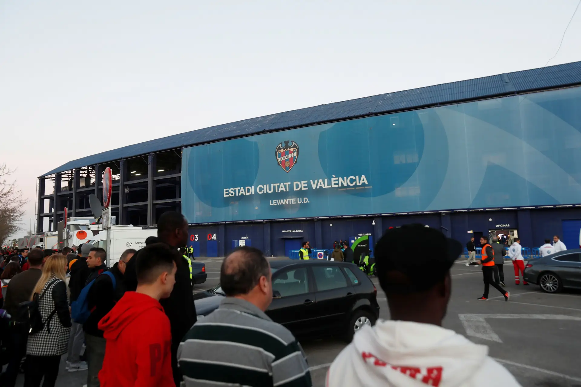 Coronavírus: Valência cancela atos extradesportivos e adia homenagem a David Villa
