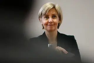 Ministra garante que é necessário alertar a população para riscos do contágio pelo Covid-19