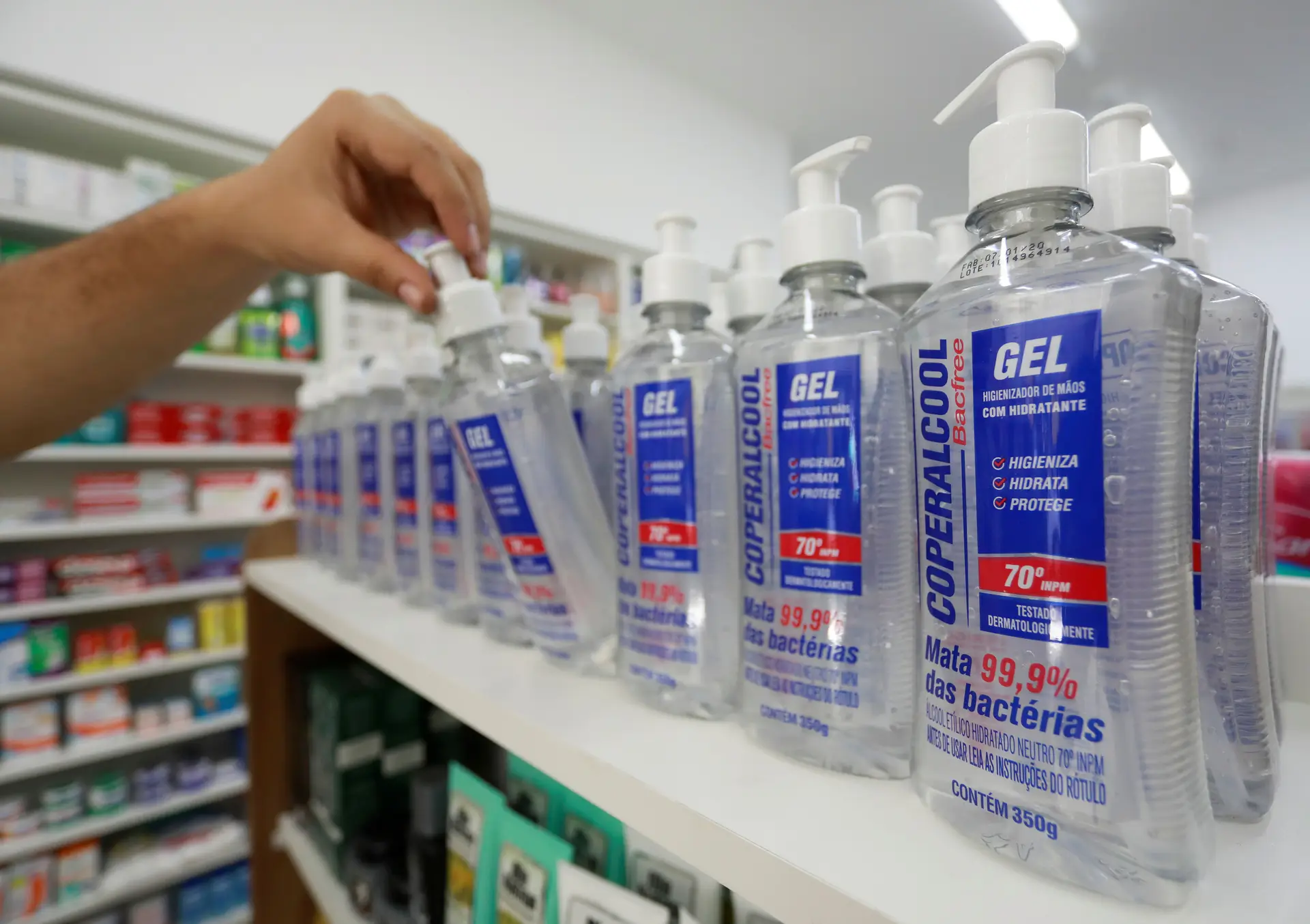 Redução de IVA nas máscaras e gel desinfetante entra em vigor na sexta-feira