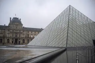 Museu do Louvre fecha por tempo indeterminado por causa do Covid-19