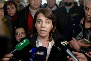 Catarina Martins pede "serenidade" na informação para evitar "alarmismos que não devem ser criados"