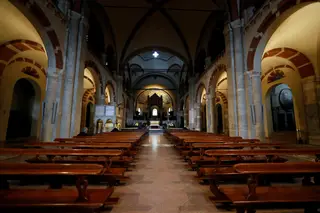 Domingo sem missas nem partidas de futebol em Itália
