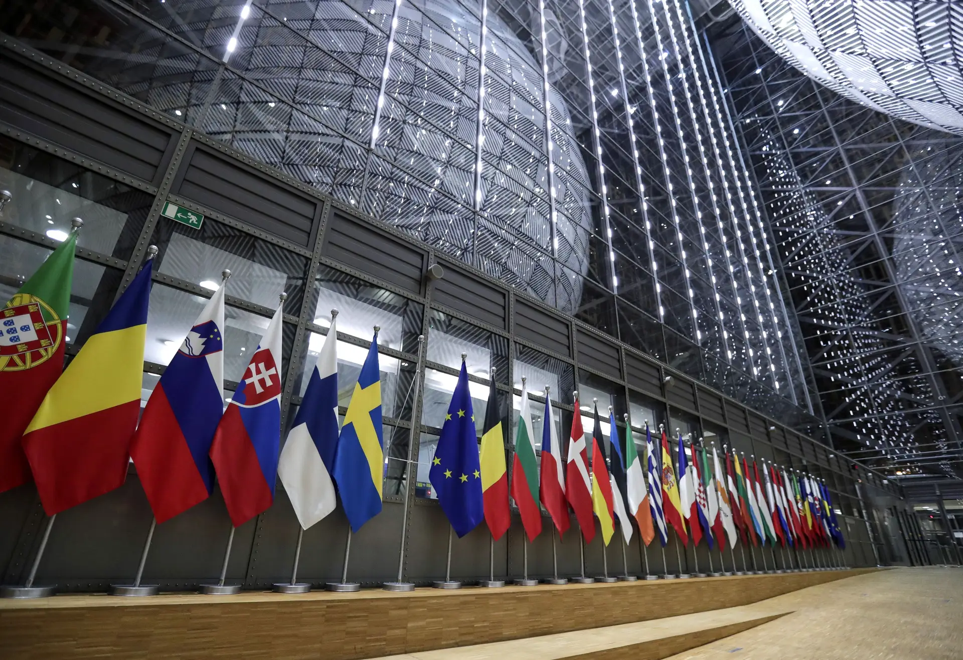 Ministros da Saúde da UE reúnem-se para debater resposta ao novo coronavírus