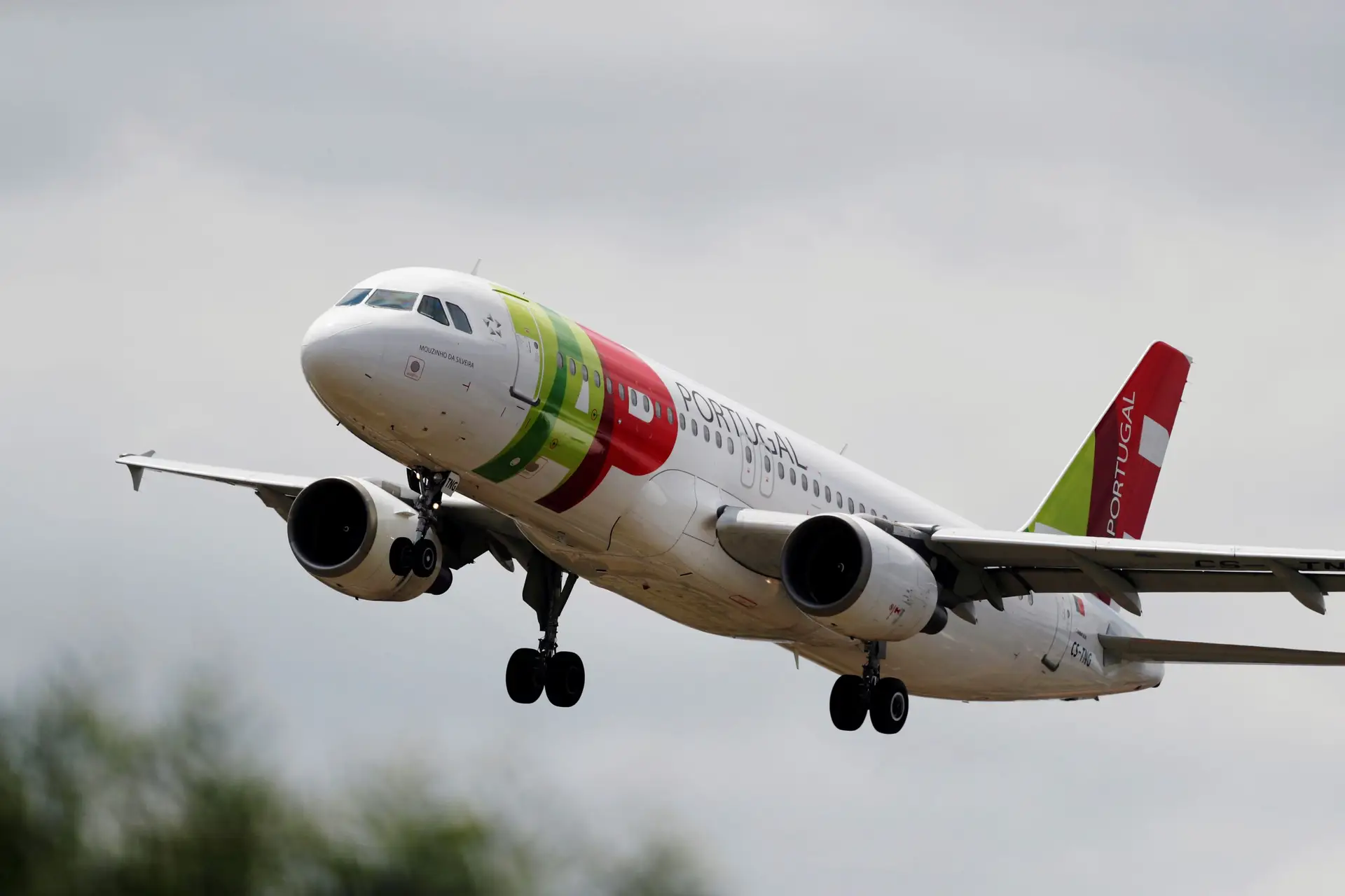 TAP prepara voos de repatriamento para Praia e Luanda na sexta-feira