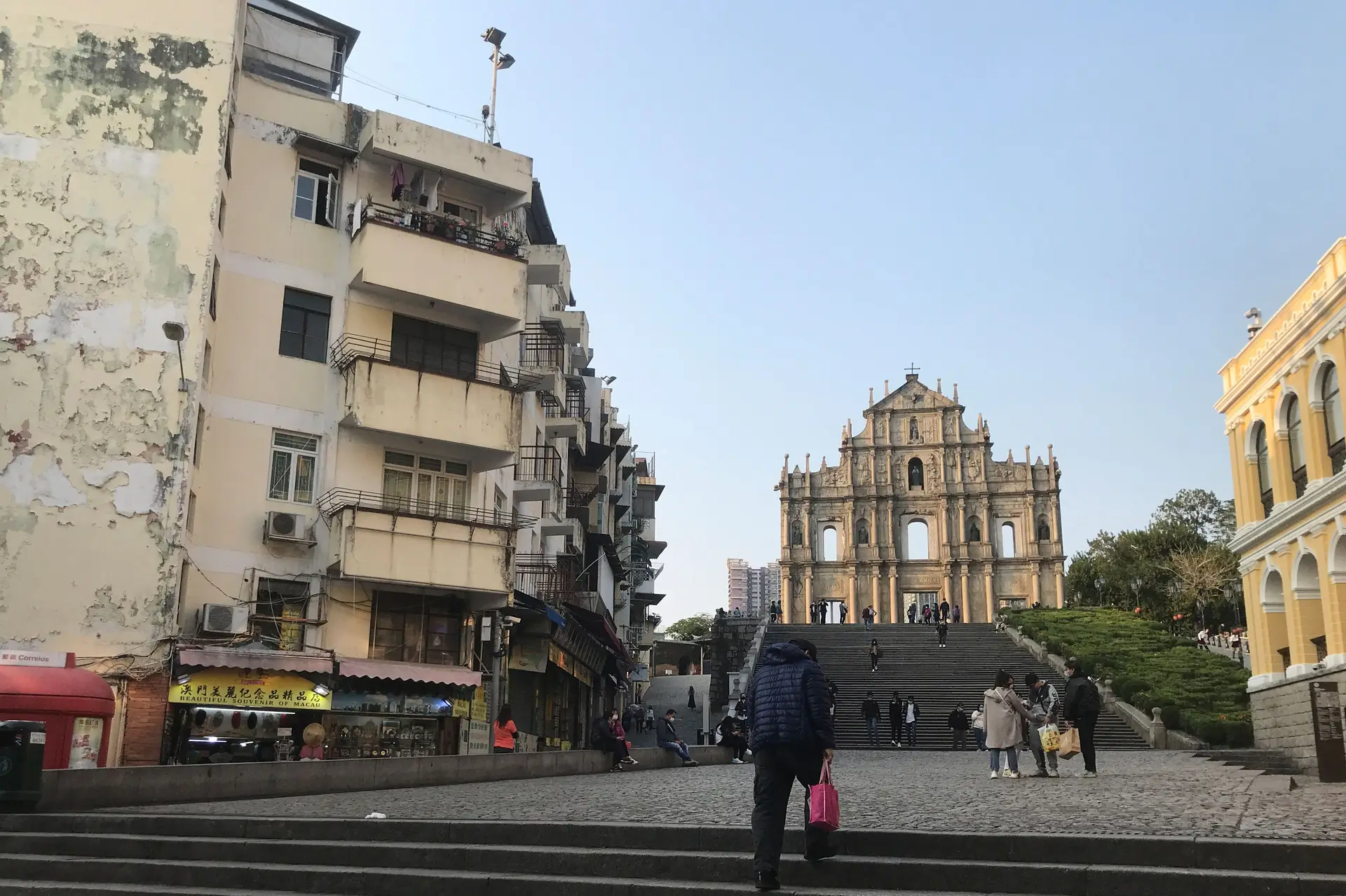 Macau "deteve" menores portugueses para quarentena sem consentimento parental