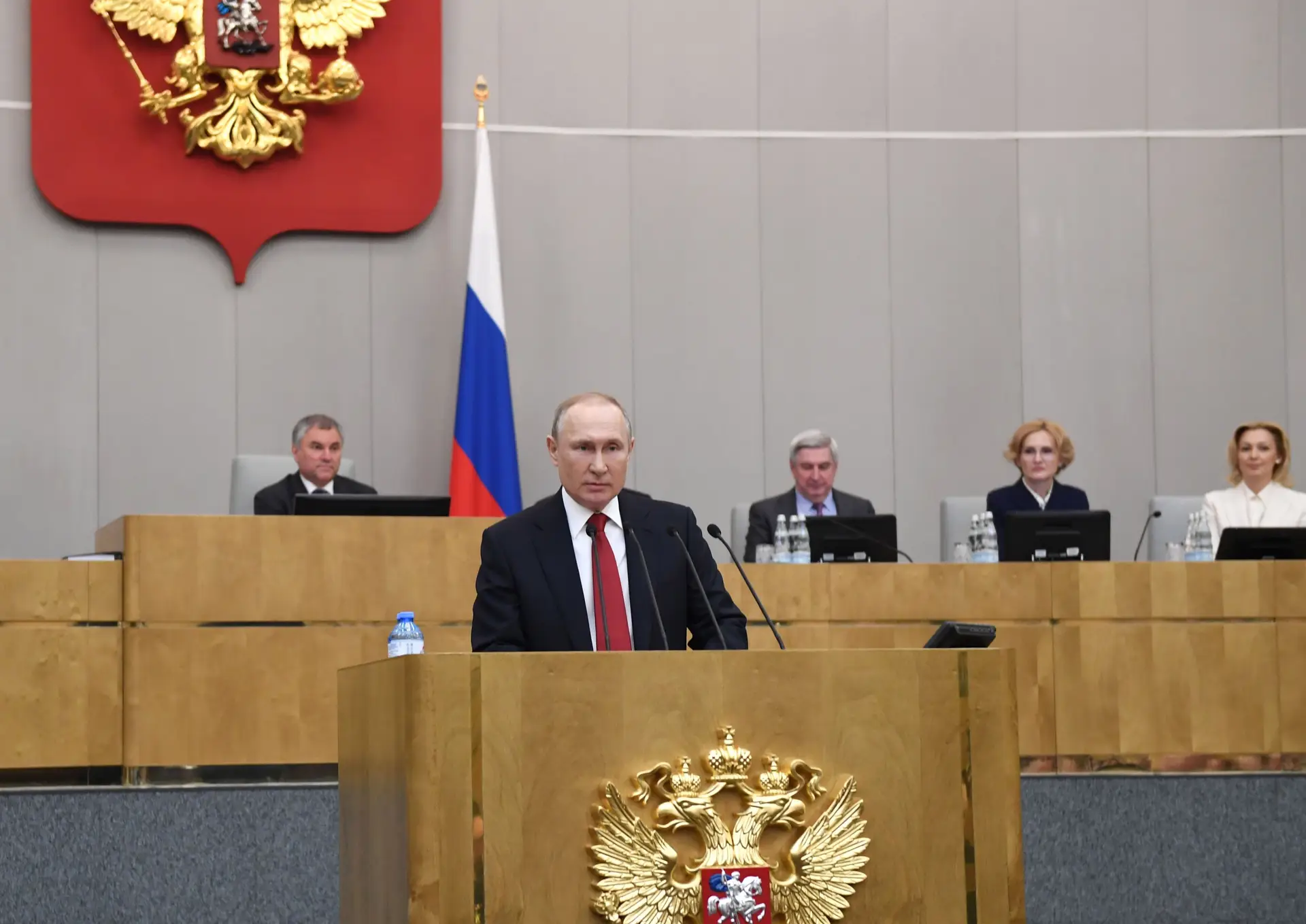 Familiar de Putin envolve-se na política e funda novo partido pró-Kremlin