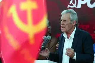 Grupos de risco para a covid-19: idade não é critério absoluto?