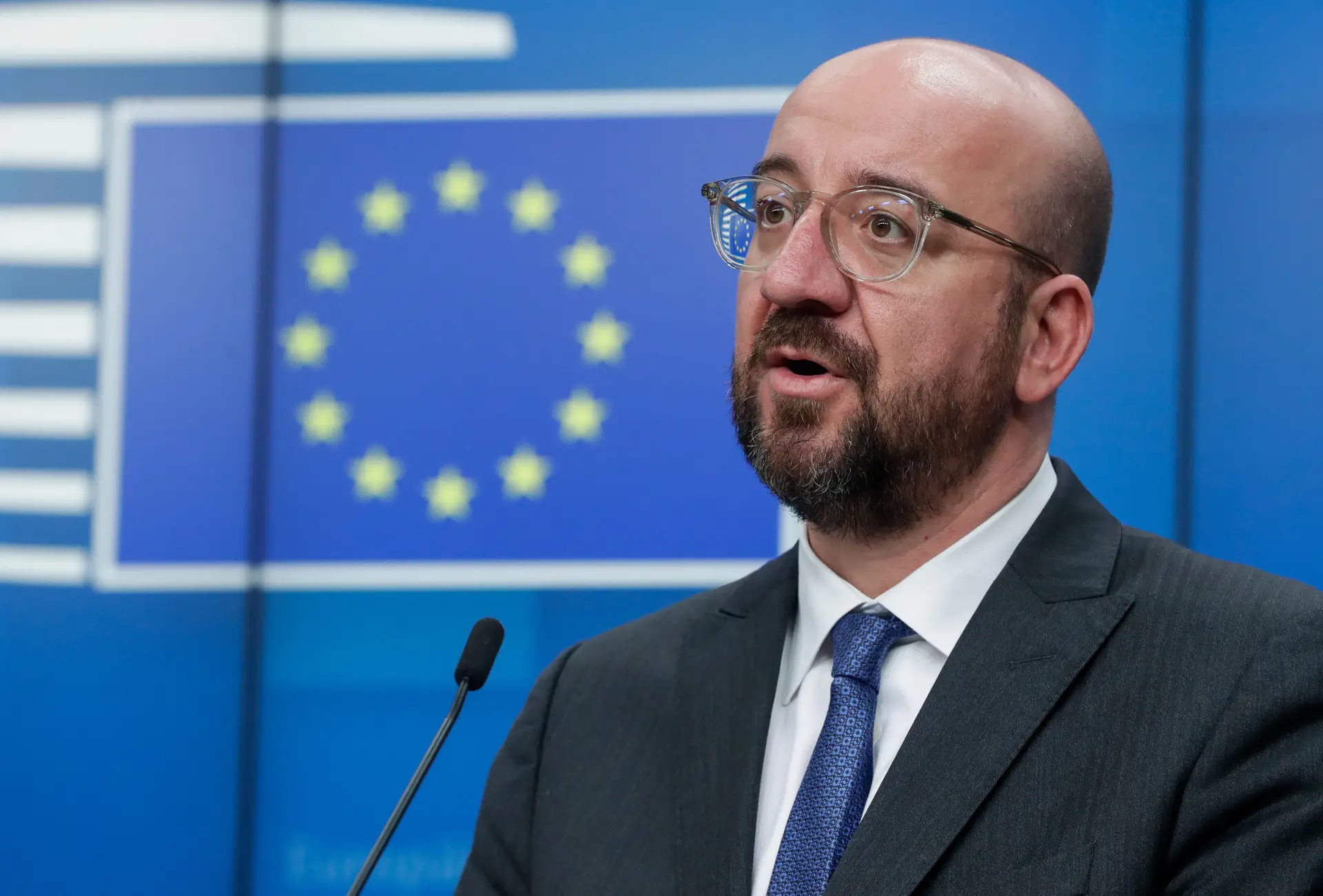 UE pede aos EUA que evitem disrupção económica com suspensão de voos