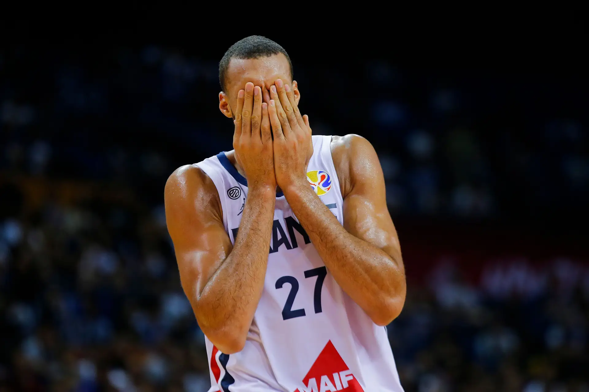 Covid-19: NBA suspende temporada após jogador testar positivo