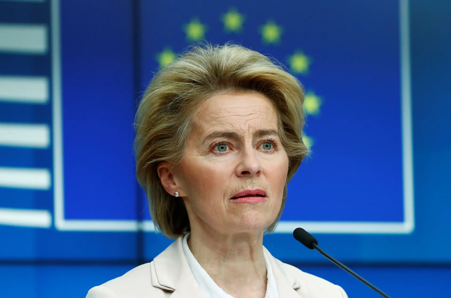 Presidente da Comissão Europeia cancela visita à Grécia