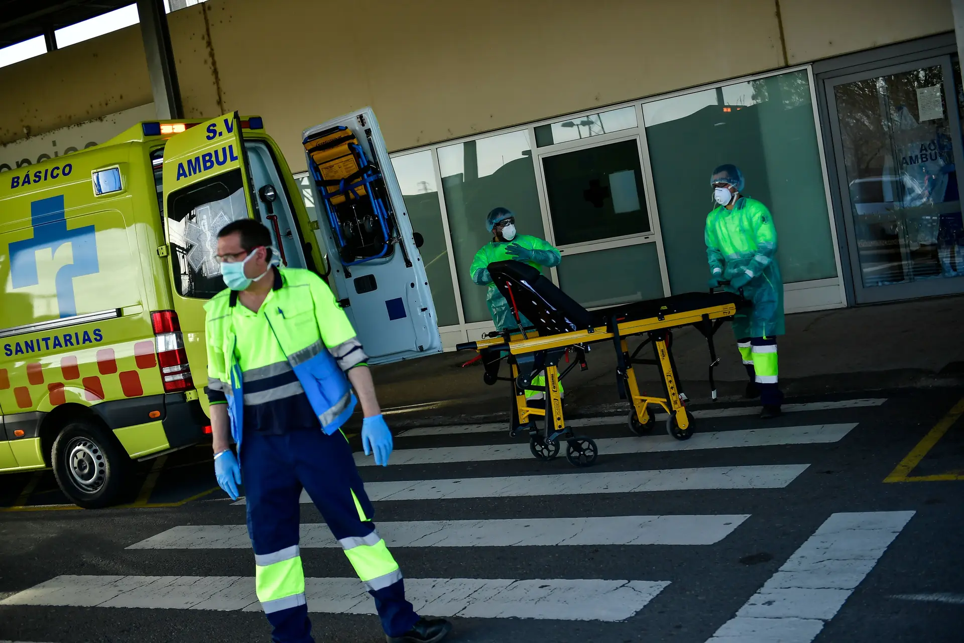 Mais de 50 médicos infetados com Covid-19 e 150 em quarentena