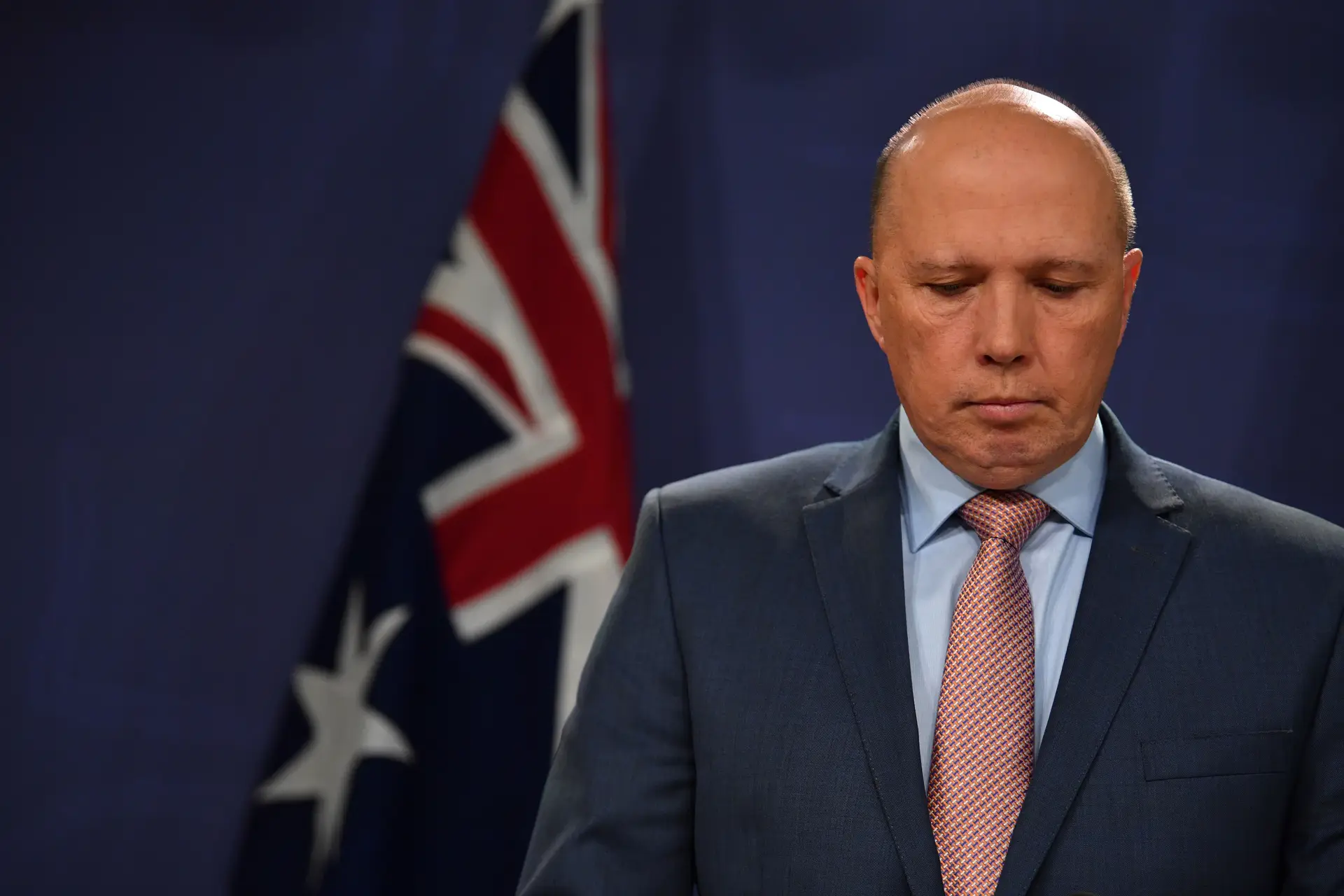 Ministro australiano testa positivo a Covid-19 depois de regressar dos EUA