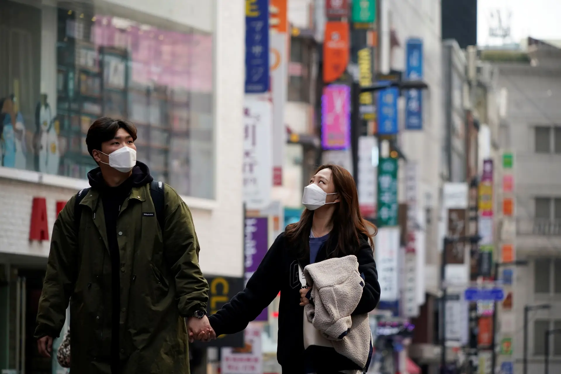 Número de casos diários de infetados com o novo coronavírus volta a descer na Coreia do Sul