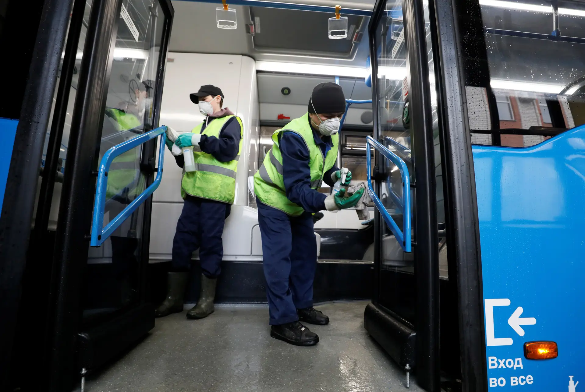Rússia fecha fronteiras terrestres