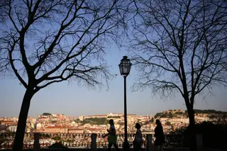 Governo admite que crise da Covid-19 só deve começar a diminuir em maio