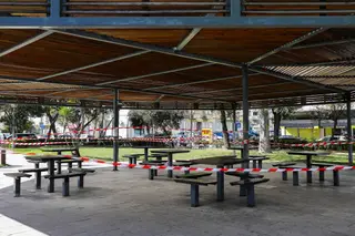 Imagens de drone mostram o País parado devido ao novo coronavírus