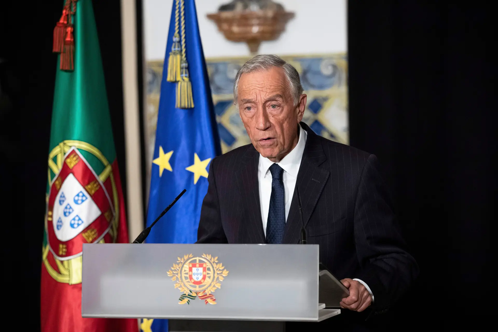 Marcelo assinou decreto do Governo que regulamenta estado de emergência