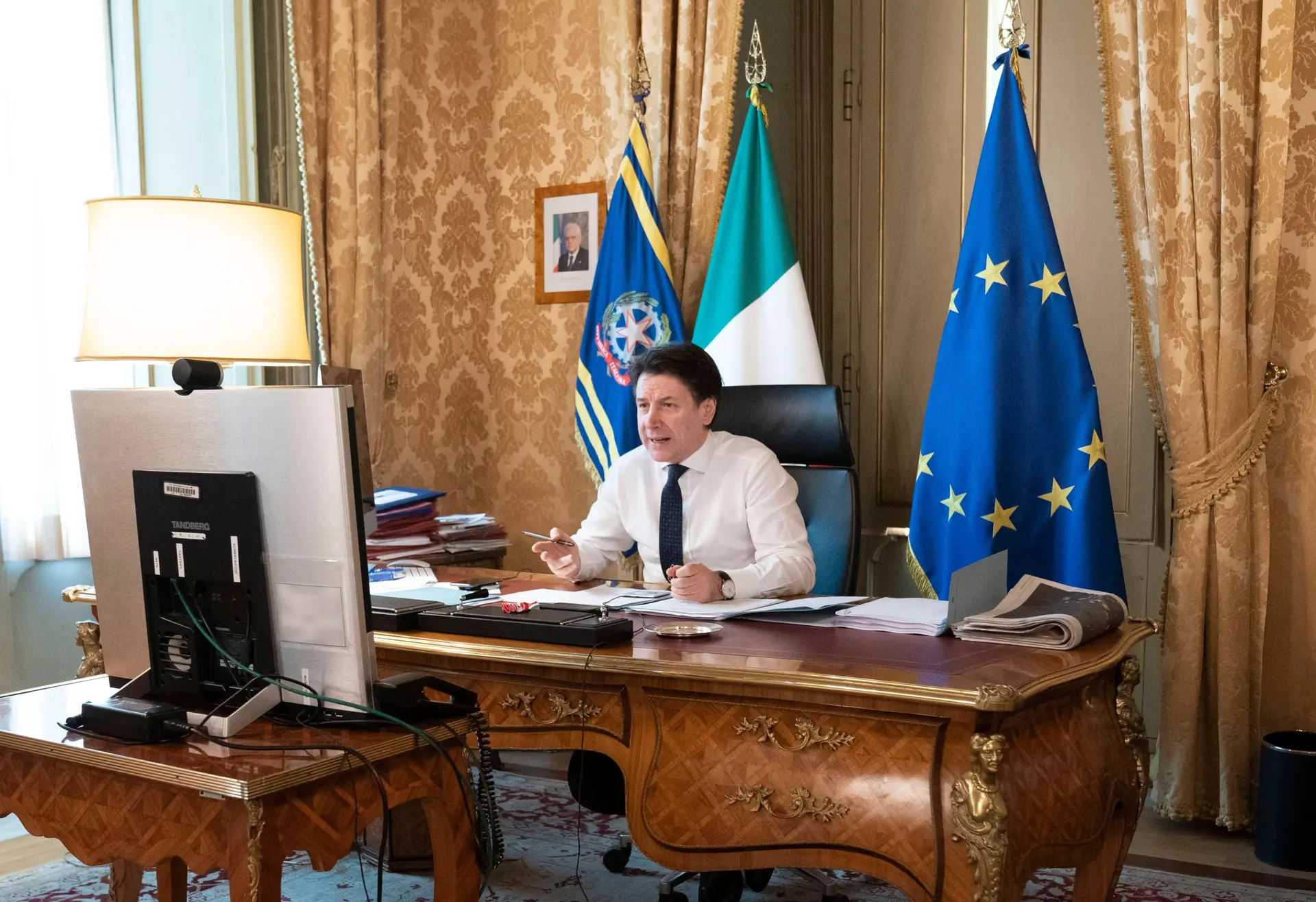 É inevitável prolongar medidas de contenção em Itália, diz Giuseppe Conte