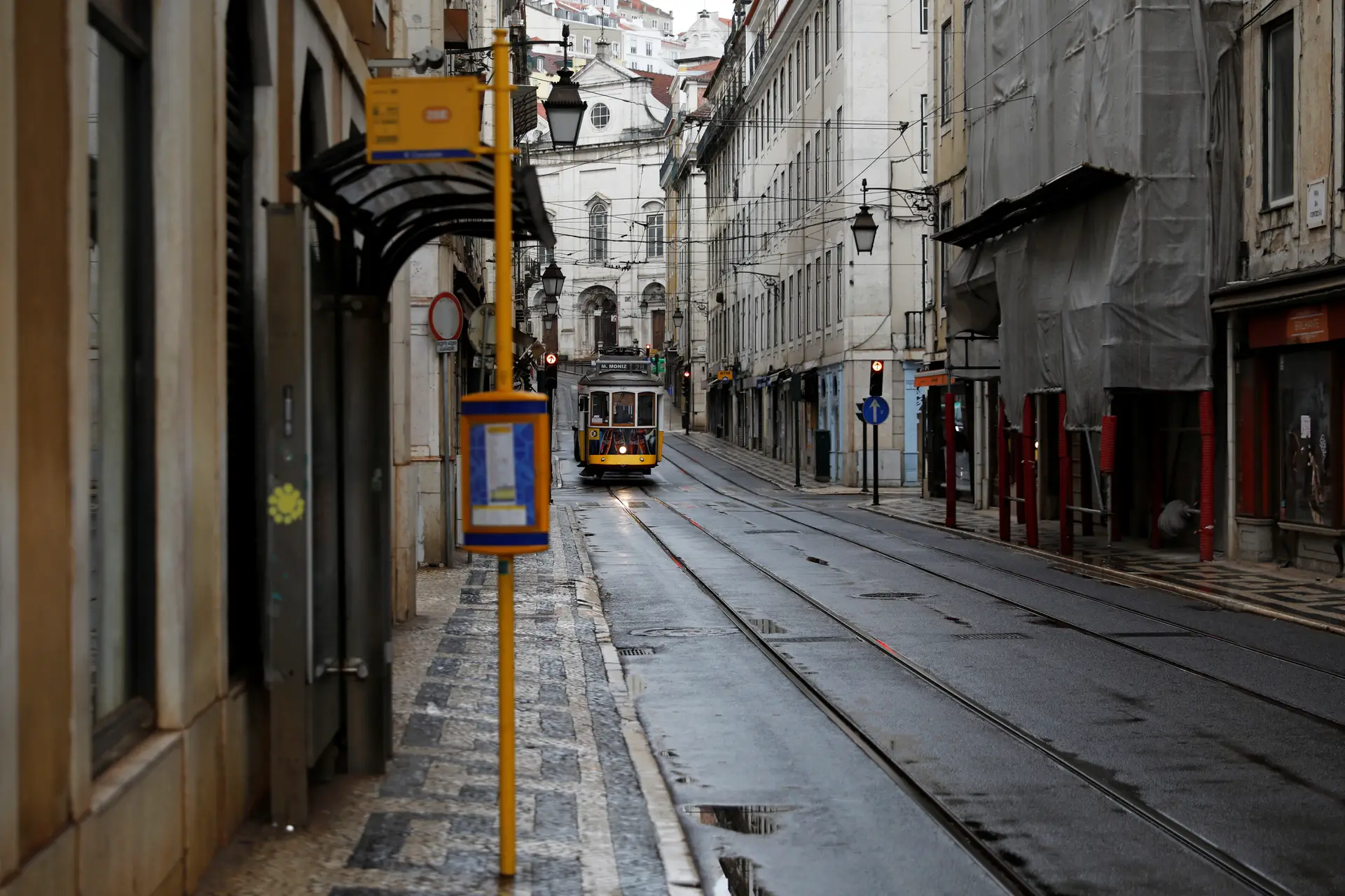 Seis mortos e mais de mil infetados com Covid-19 em Portugal