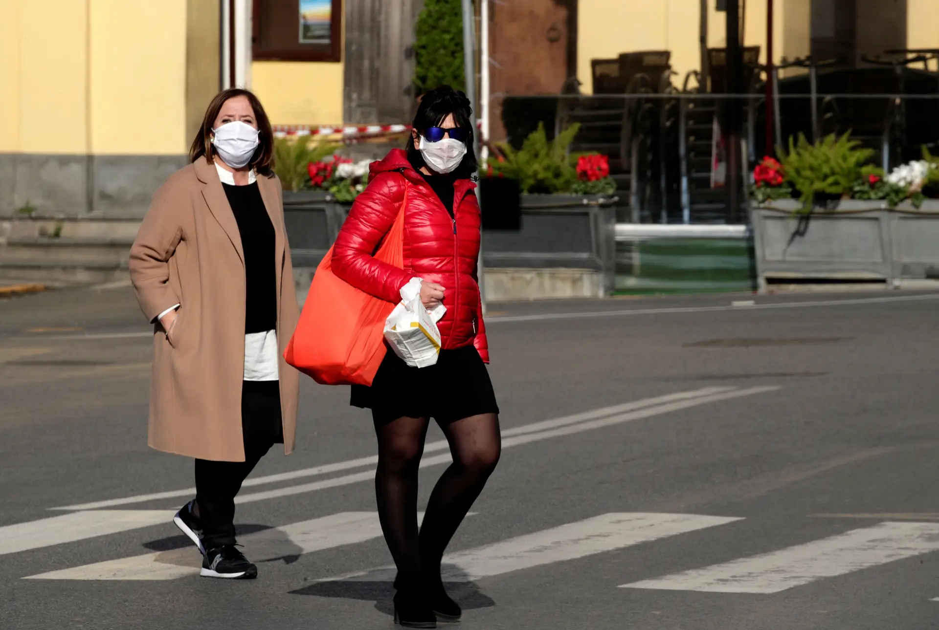 OMS alerta que jovens "não são invencíveis" perante a pandemia de Covid-19