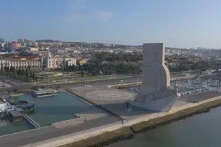 Lisboa vista do céu no primeiro dia útil do estado de emergência
