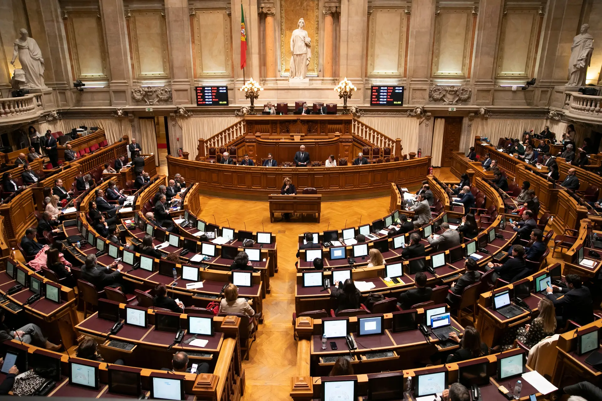 Parlamento espera menos de 100 pessoas na sessão solene do 25 de Abril