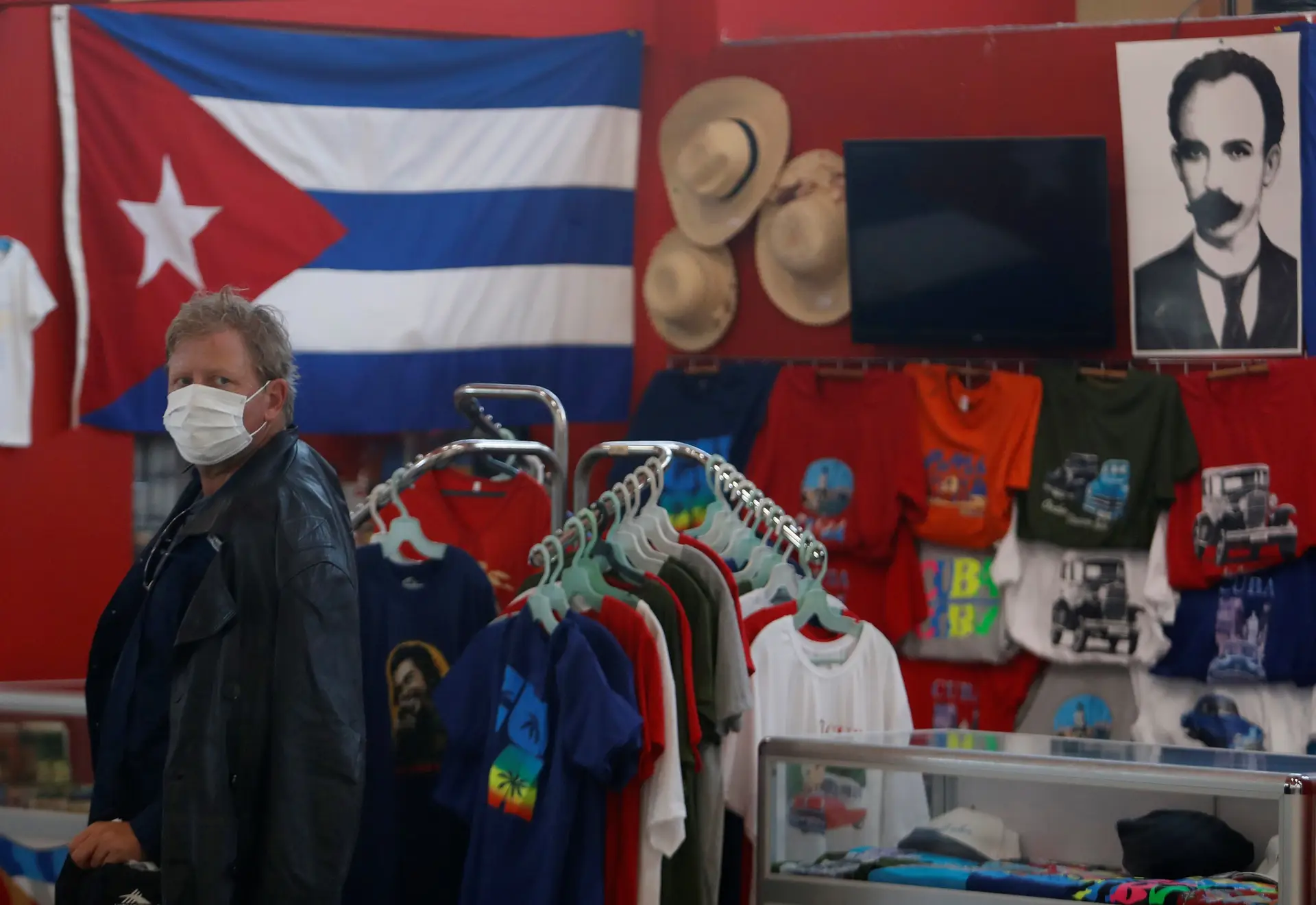 Cuba coloca em quarentena todos os turistas