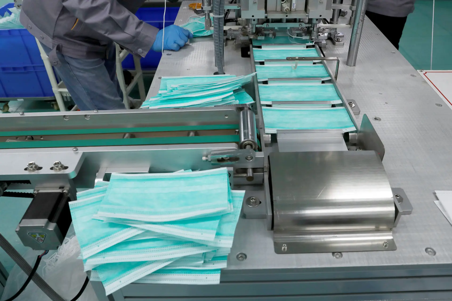 Fábrica da Fiat na China vai produzir cerca de 1 milhão de máscaras por mês