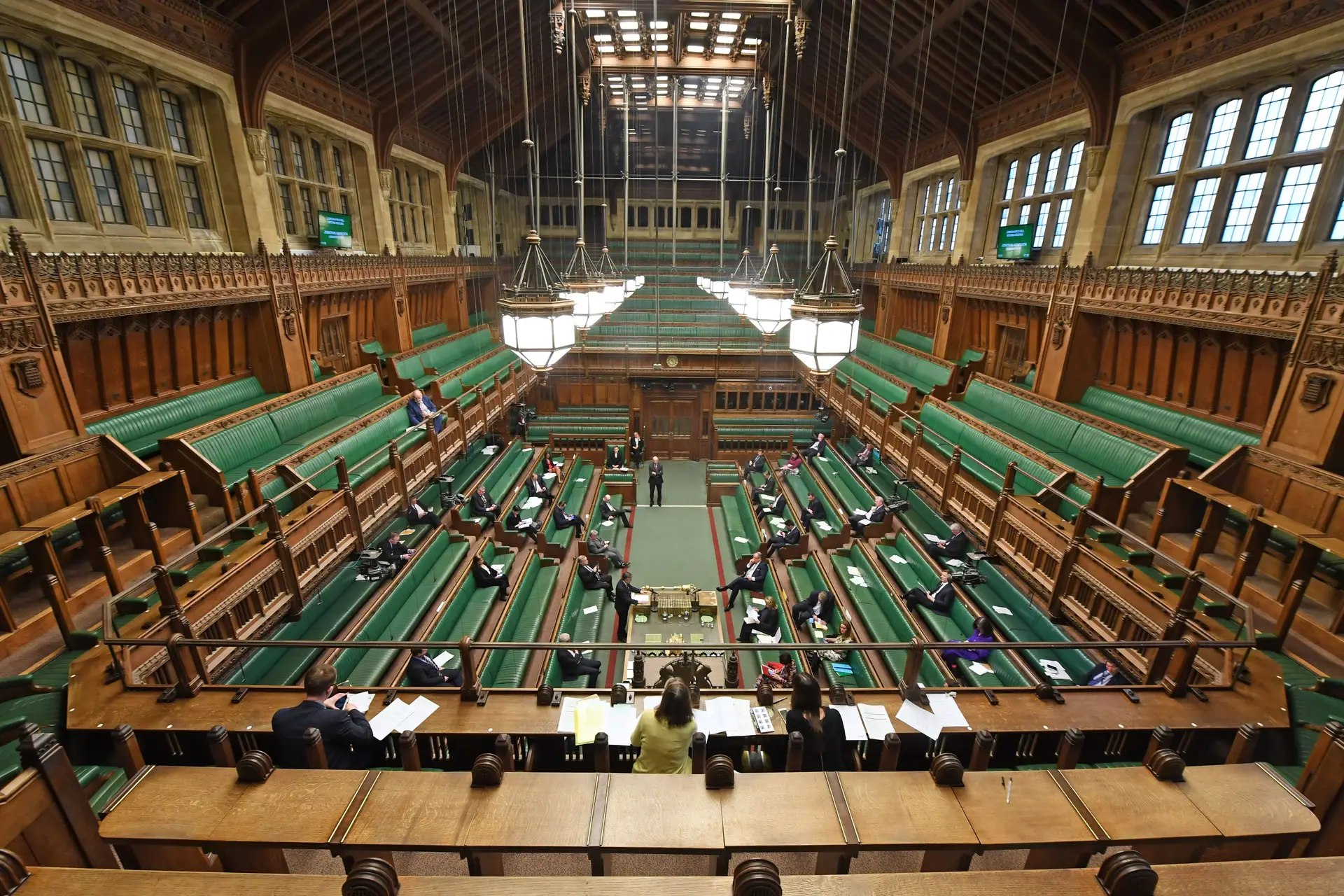 Parlamento britânico regressa ao trabalho em versão virtual 