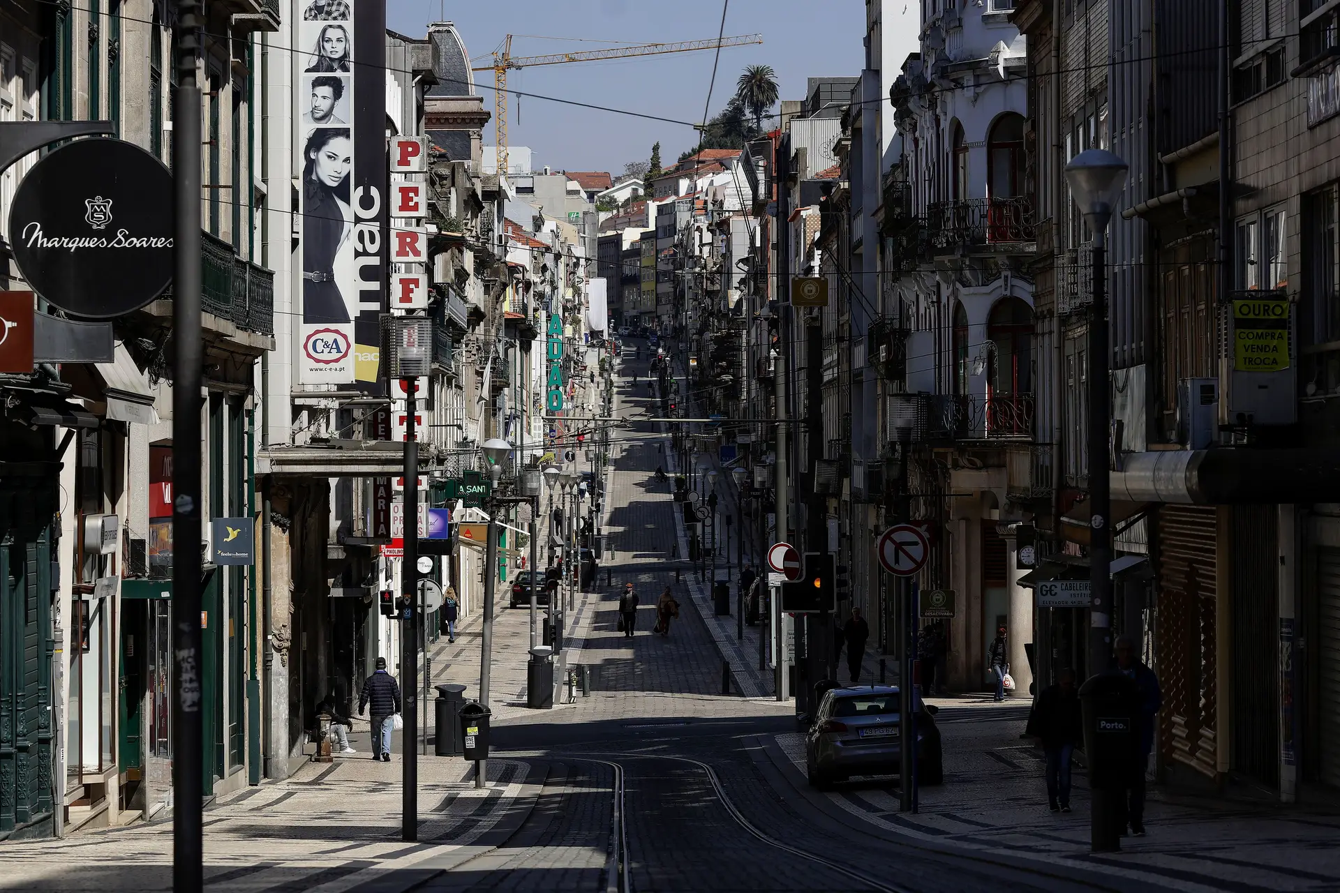 Mais 21 mortes e 446 casos de Covid-19 em Portugal