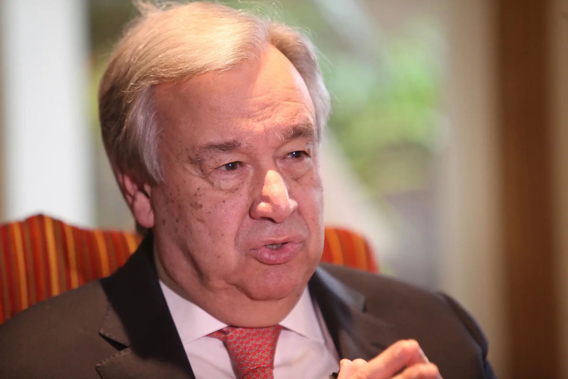 Covid-19 é a "pior crise desde que a organização foi fundada", diz António Guterres