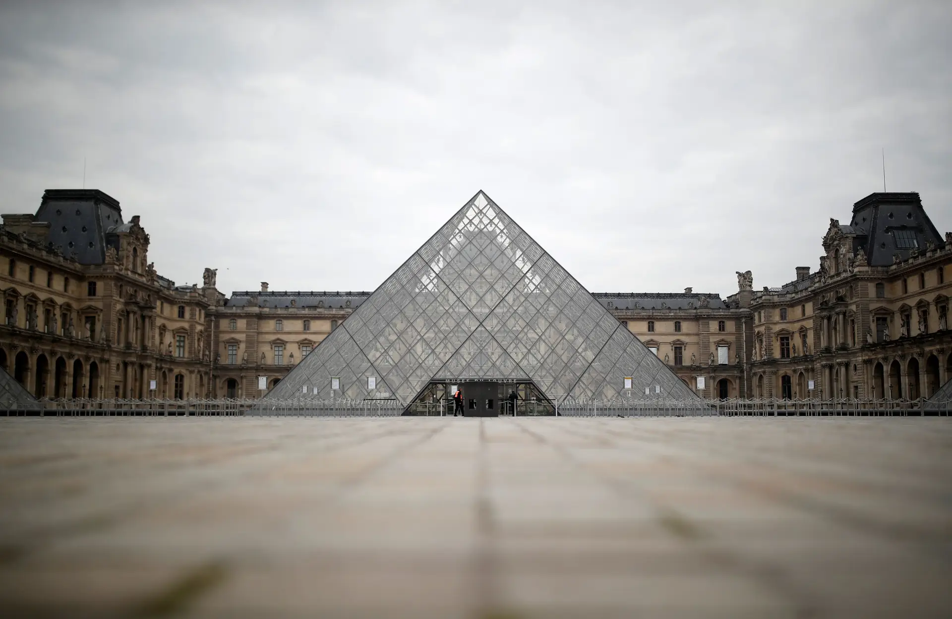 Museu do Louvre foi o mais visitado em 2019, mas Brasil teve exposições mais populares