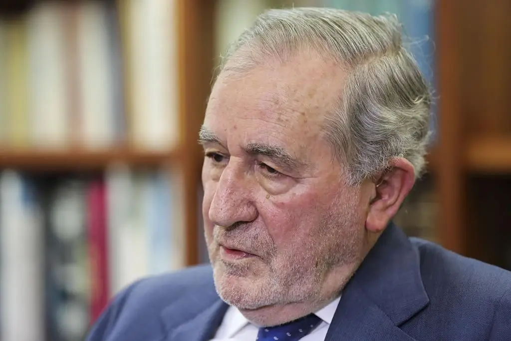 Ramalho Eanes critica Governo por tentar exonerar o Chefe do Estado-Maior da Armada