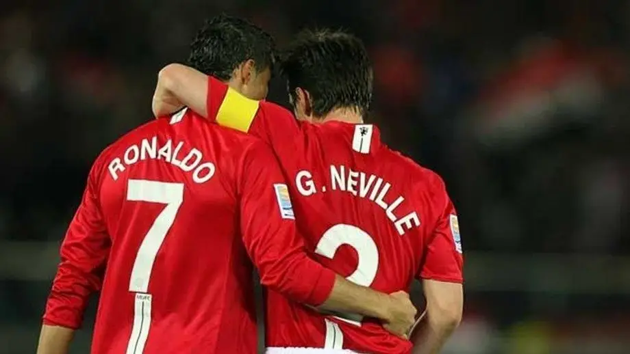 Gary Neville explica a saída de Ronaldo do Manchester United