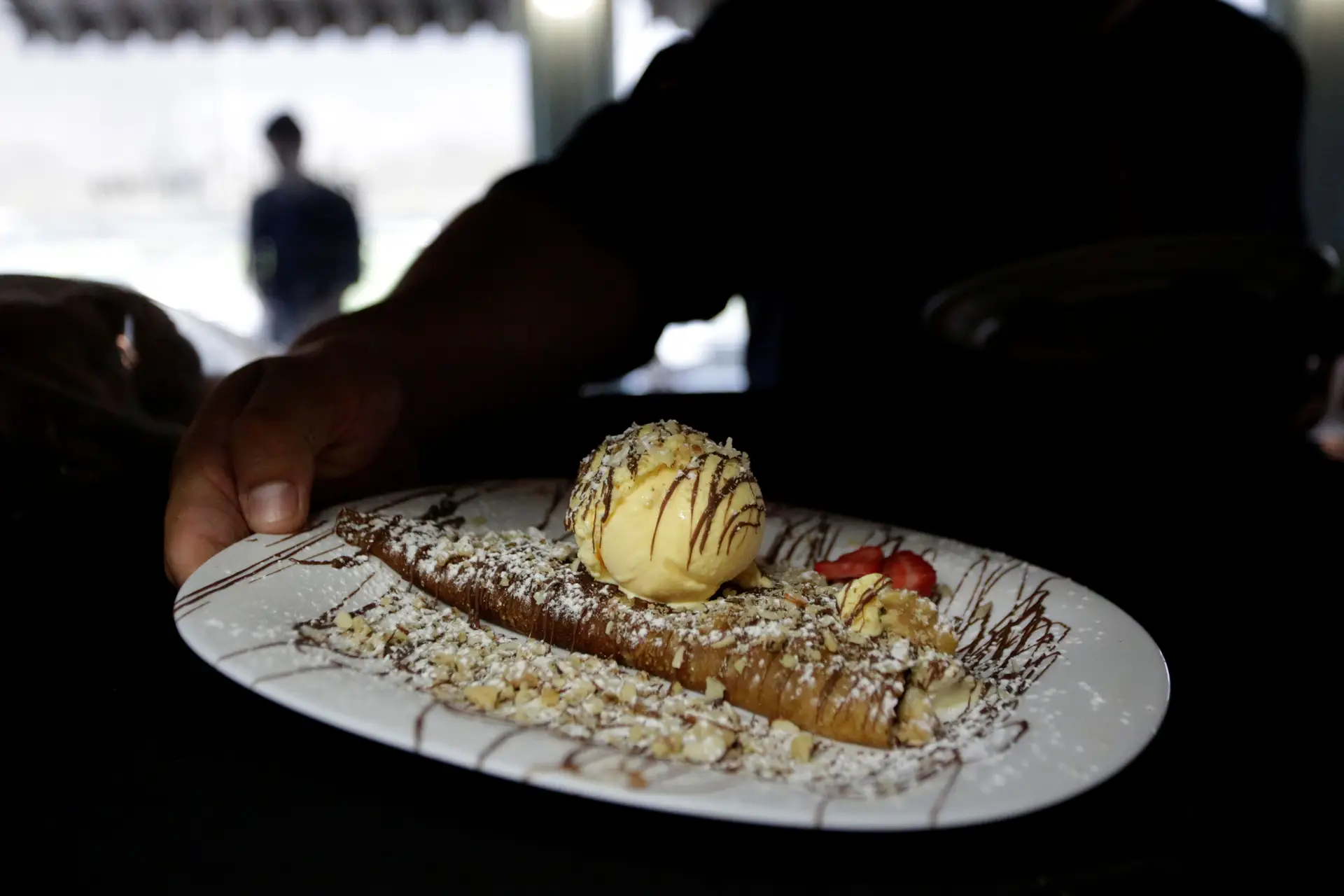 30% dos hotéis e restaurantes não pagaram salários em março