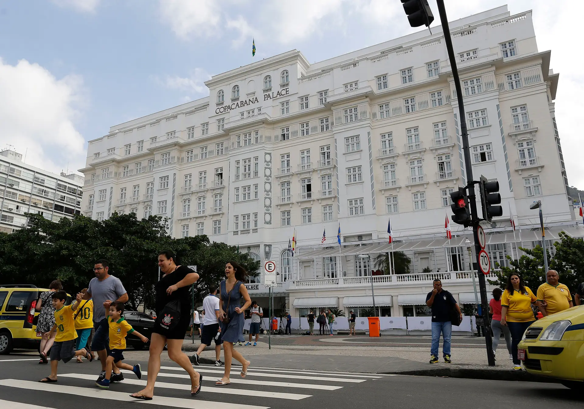 Icónico hotel Copacabana Palace fecha pela primeira vez em 97 anos