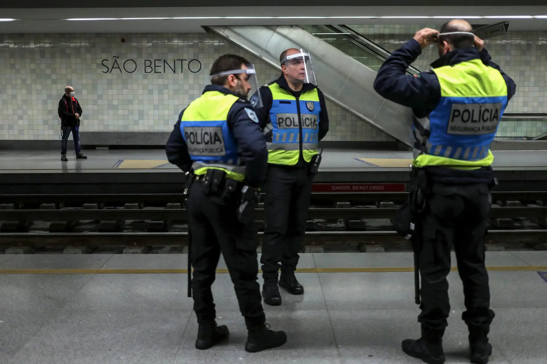 GNR e PSP detiveram 74 pessoas e encerram 248 estabelecimentos desde 3 de abril